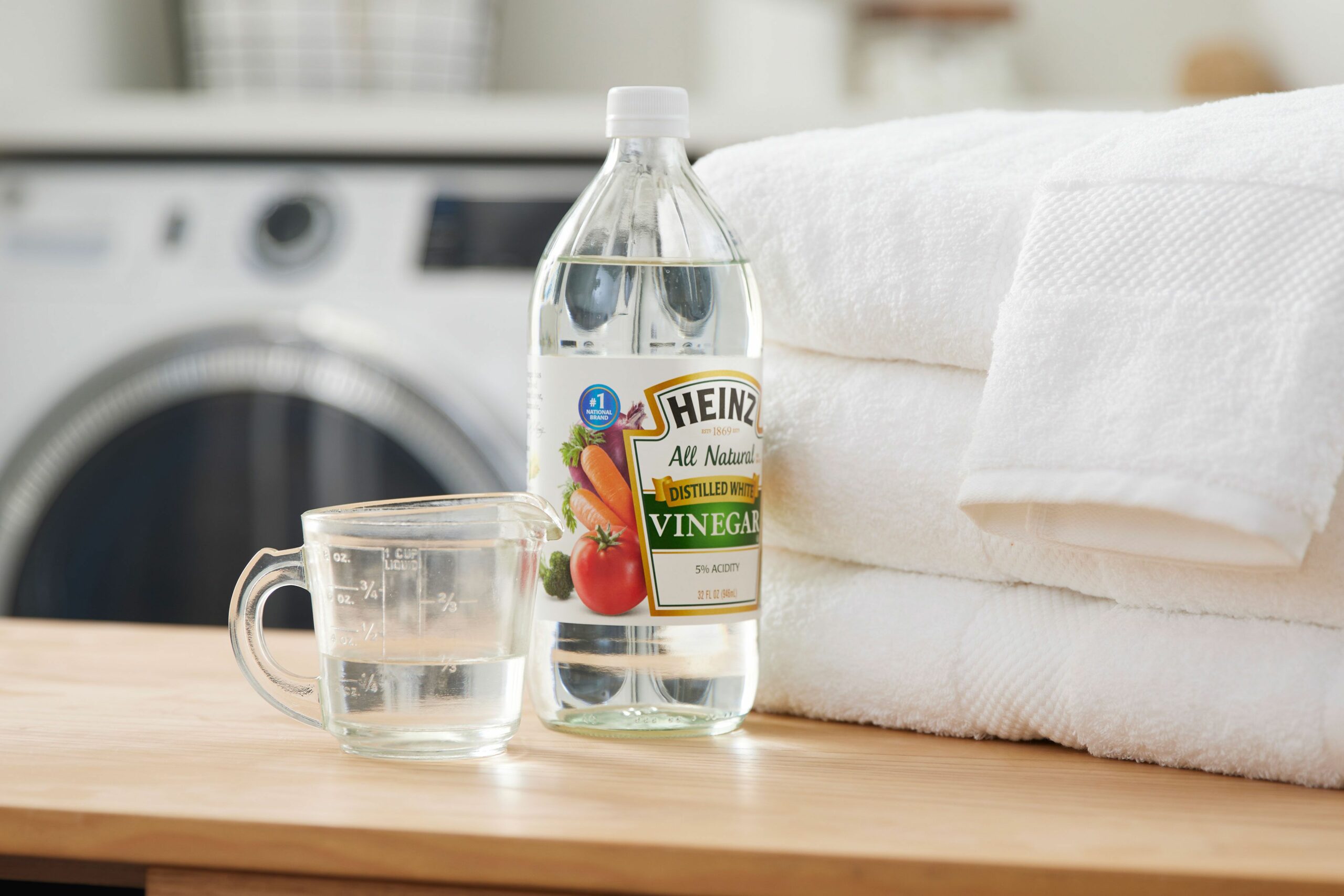 Vinegar in Laundry: The Secret Ingredient for Sparkling Clean Clothes!