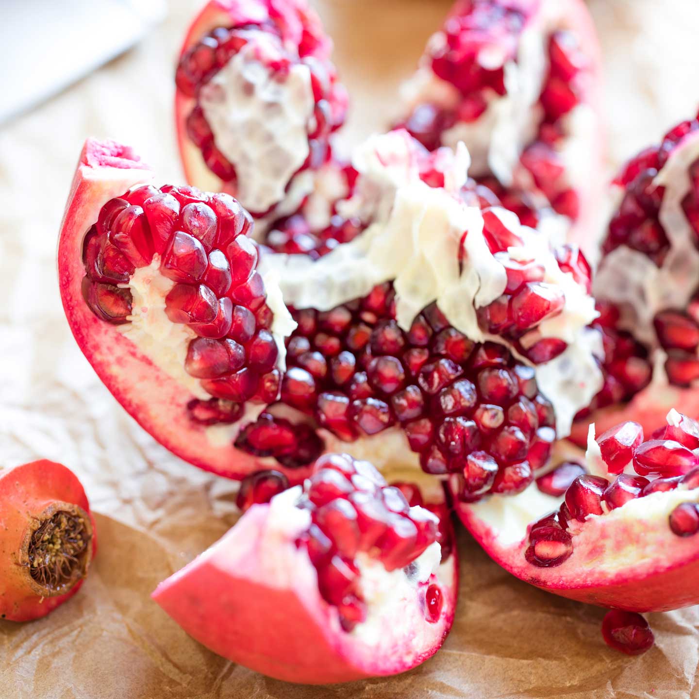 Quick and Easy Pomegranate Deseeding: A Minute to Master!