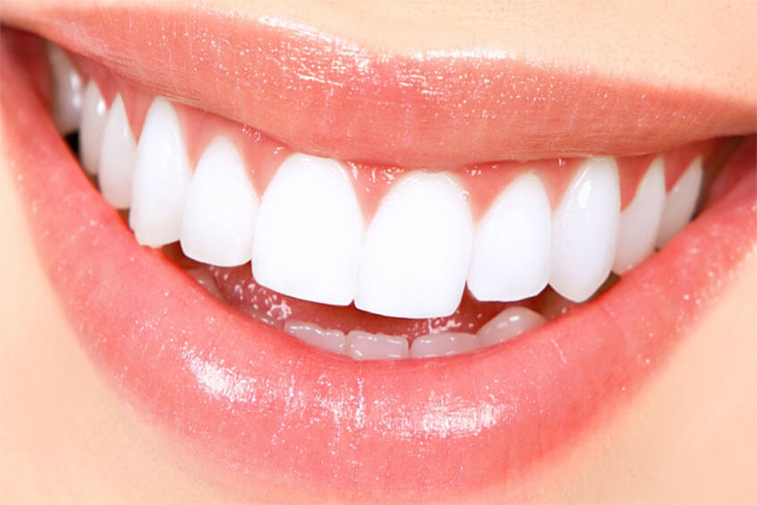 Brighten Your Smile Naturally: Teeth Whitening with Carrots in Just 2 Minutes
