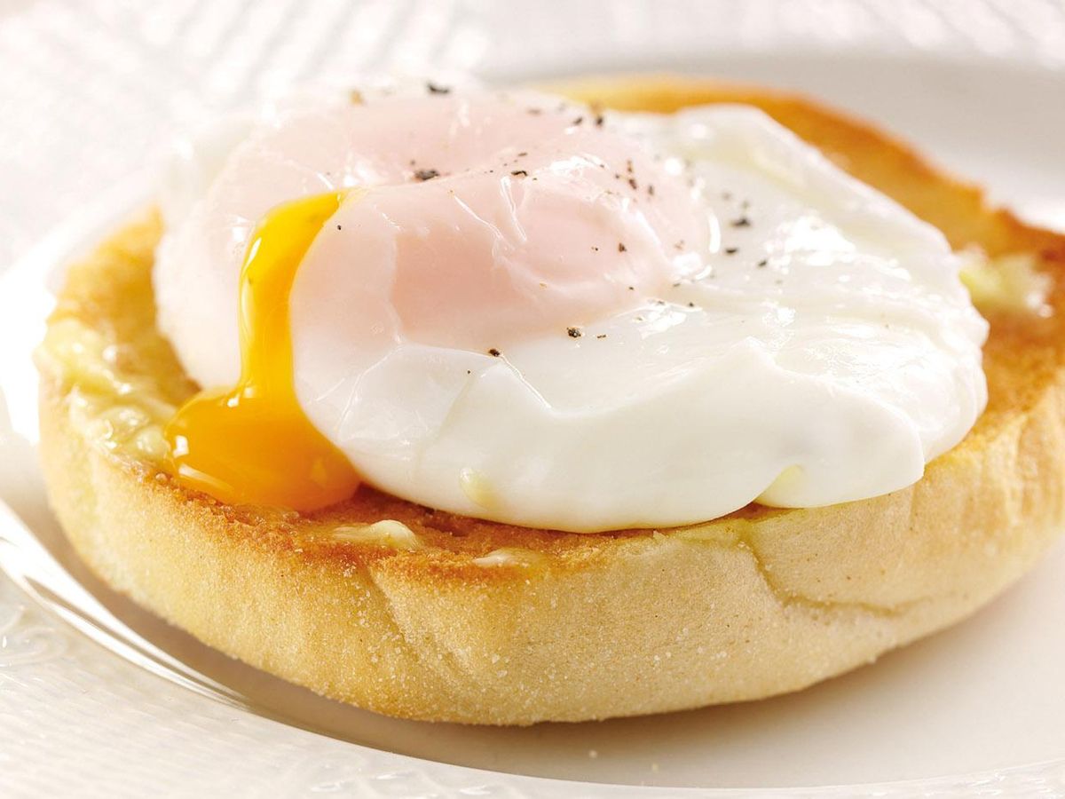 Master the Art of Perfect Poached Eggs with This Foolproof Method!