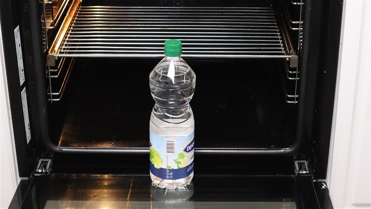 Easy, Eco-Friendly Oven Cleaning: Keep Your Oven Sparkling the Natural Way!
