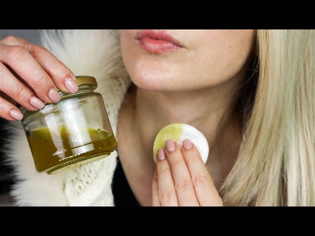The Wonder of Natural Oils: A Dual-Purpose Anti-Aging and Hair Care Solution
