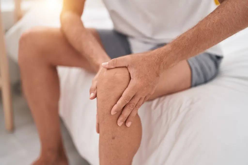 Soothing Knee Pain Naturally: A Gentle Approach to Comfort