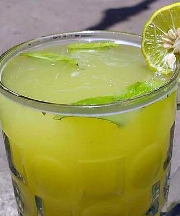 Pineapple, Lemon, and Ginger Fat-Burning Juice