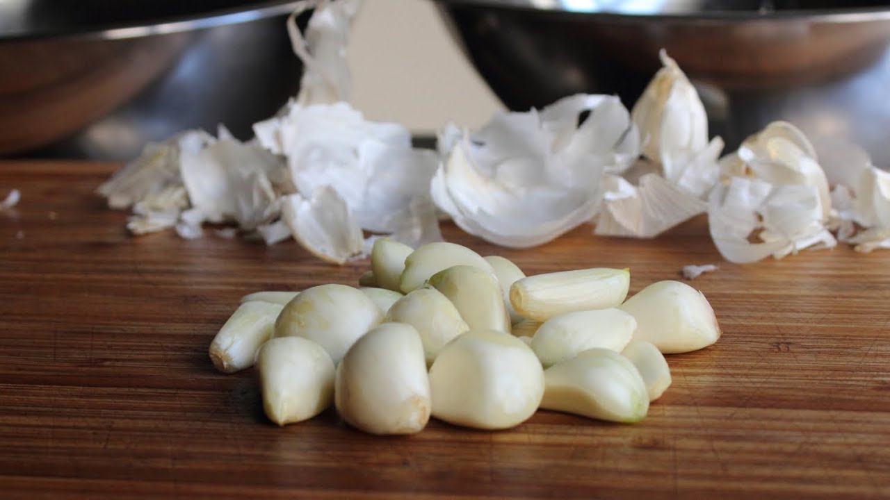 Discover the Surprising Health Benefits of Garlic: Just One Clove a Day!