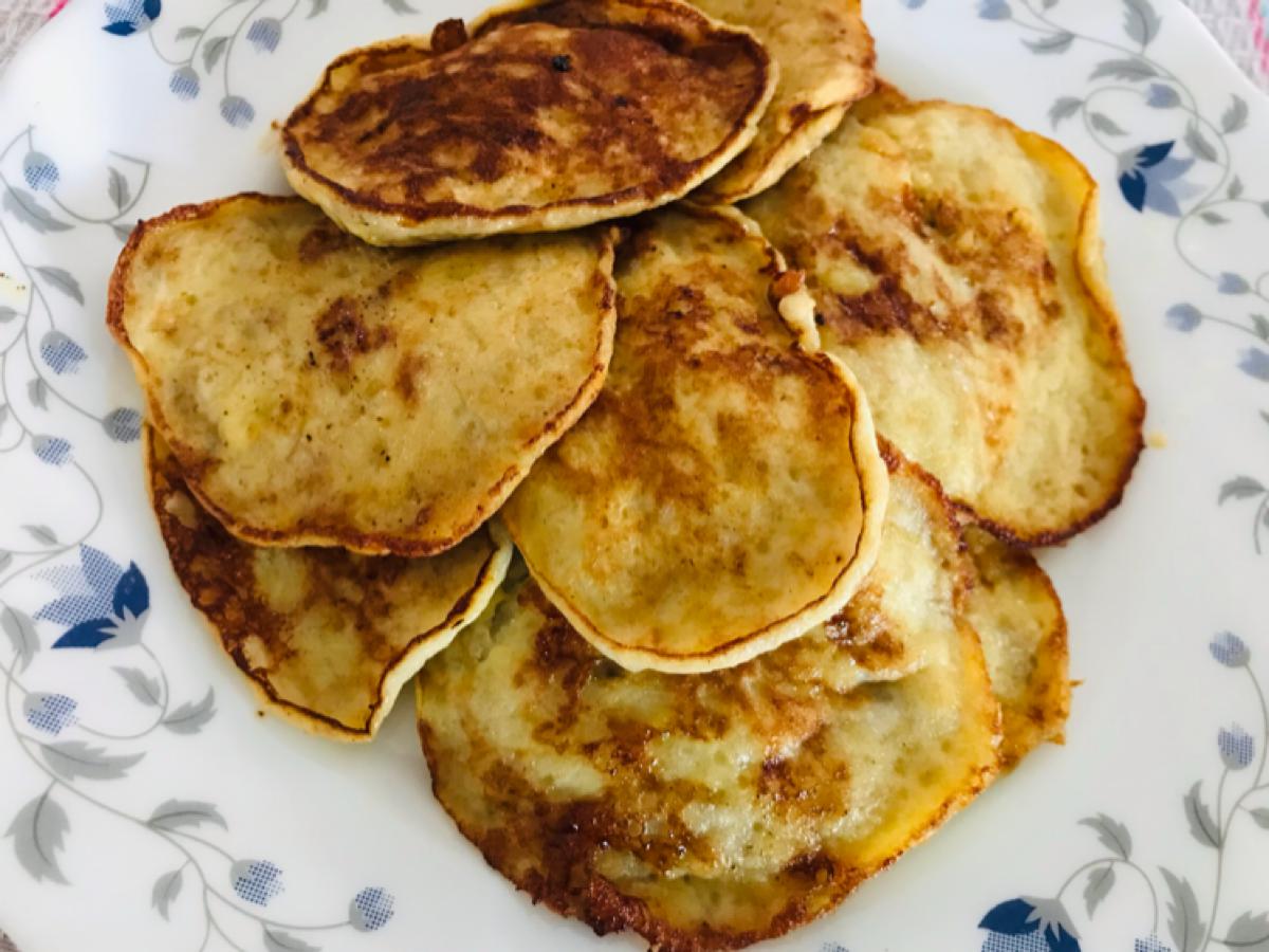 The Simplest Breakfast Delight: Banana and Egg Pancakes