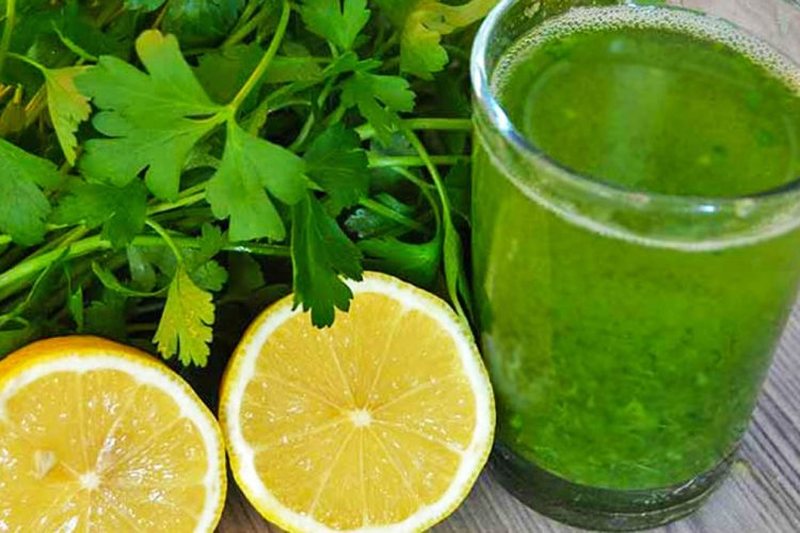 Refresh Your System: The Parsley and Lemon Detox Juice