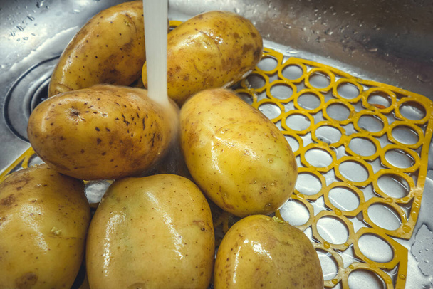 Experience the Miracle of Potato Cleaning: Transform Your Sink with This Surprising Trick!