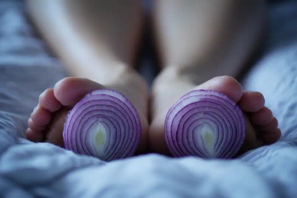 how to use onions in socks